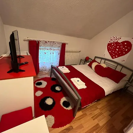 Casa Arian 홈스테이 Haţeg