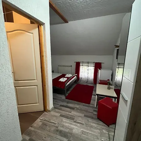 Casa Arian Haţeg